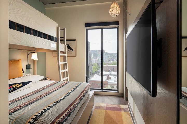 Room 22 of 44