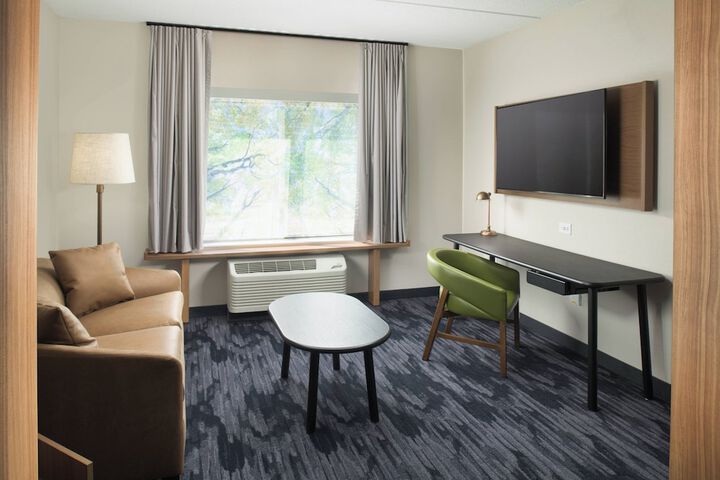Room 19 of 39