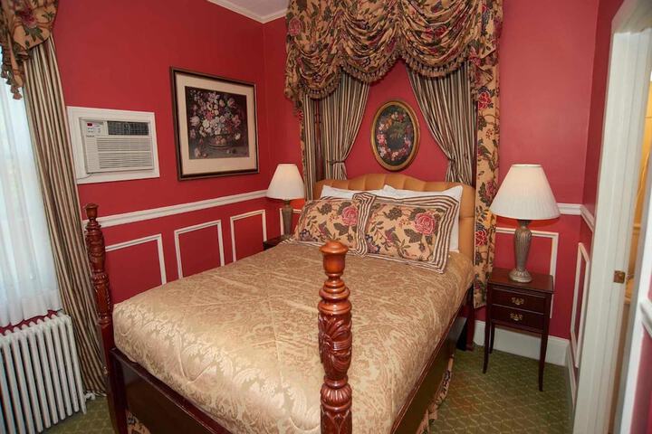 Room 15 of 51