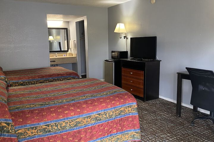 Room 10 of 12