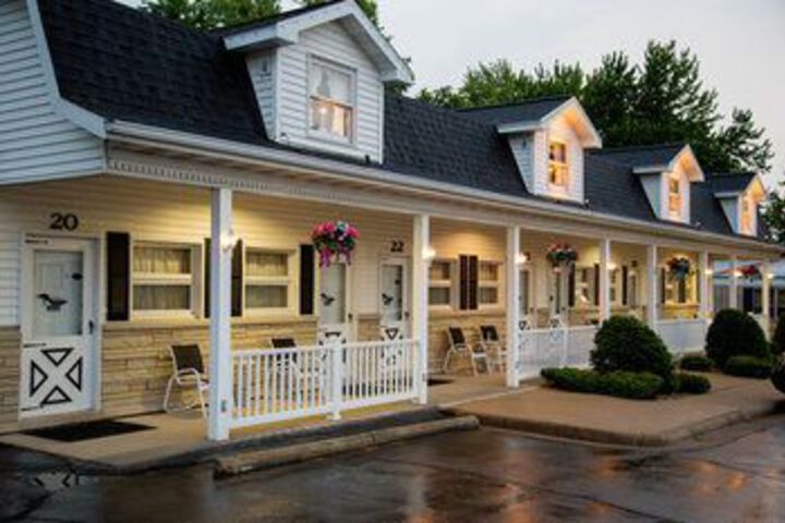 Lark Inn