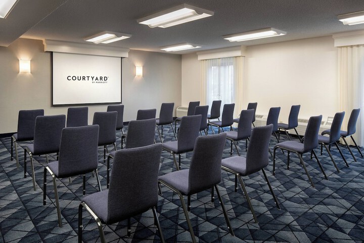 Courtyard by Marriott Seattle Southcenter