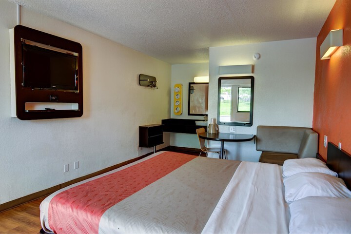 Room 19 of 33