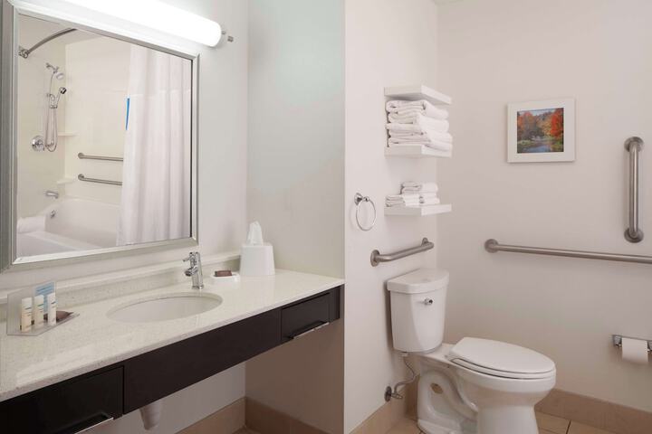 Hampton Inn Charleston-Southridge