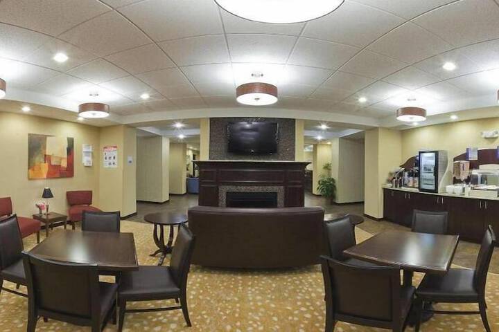 Holiday Inn Express Hotel & Suites Malone by IHG