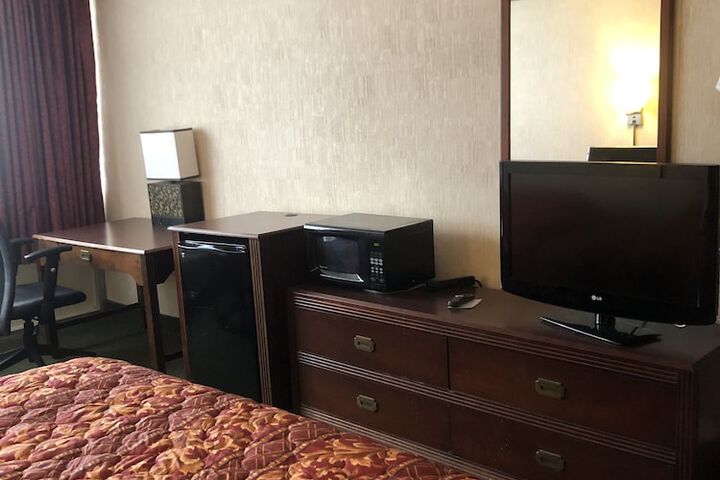 Room 11 of 20