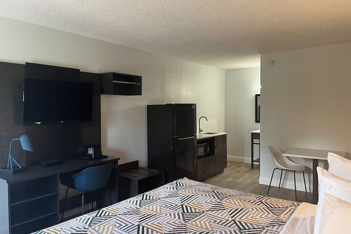 Studio 6 Hammond LA – I12 – I55