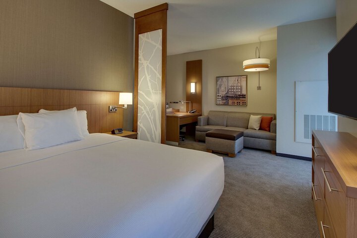 Room 53 of 113