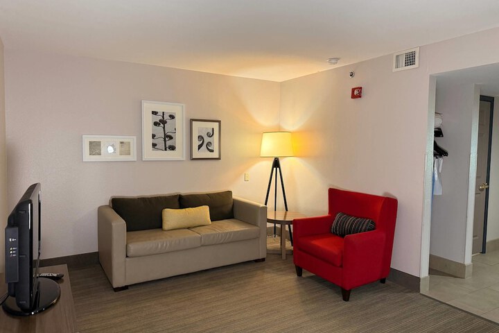 Country Inn & Suites by Radisson Harlingen, TX