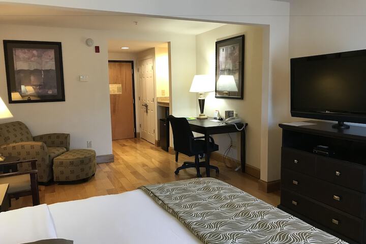 Room 9 of 42
