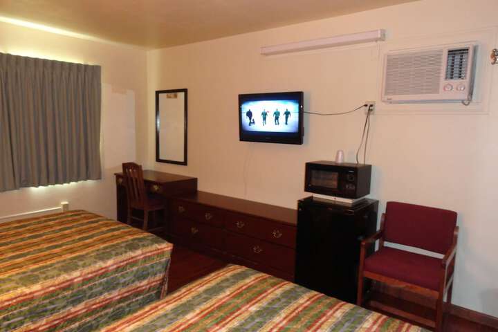 Room 11 of 11