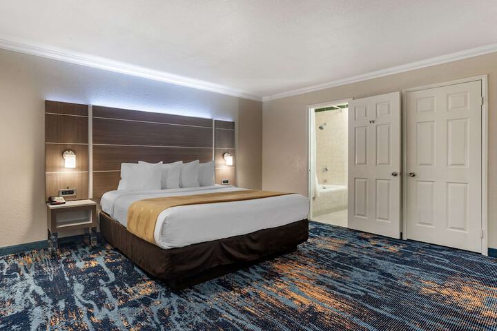 Room 44 of 60