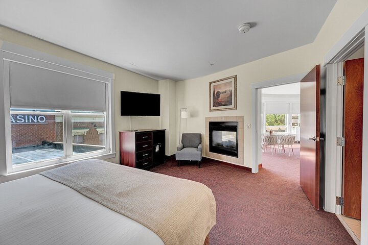 Room 11 of 26