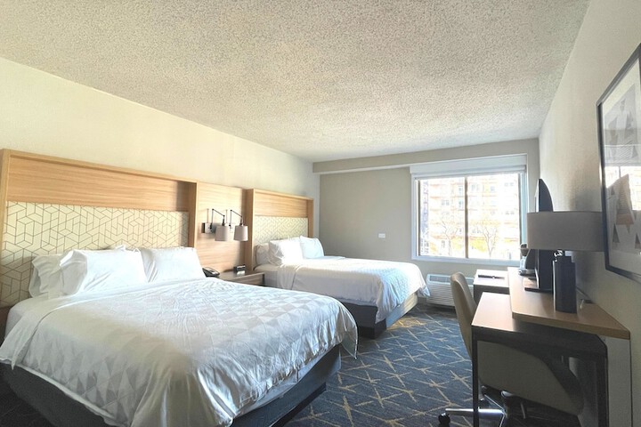 Room 40 of 53