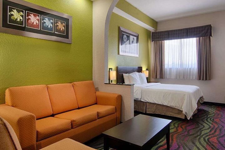 Room 20 of 28