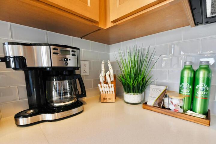 Royal Villa - Ocean View - Heated Pools - SEASCAPES BEST 1 BEDROOM - 3 BEDS - End Unit