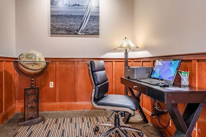 Business Center 54 of 54