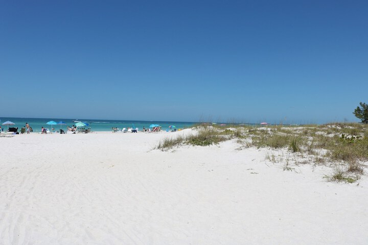 Tortuga Inn Beach Resort
