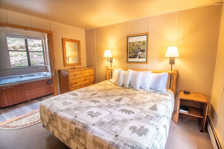 Room 103 of 261