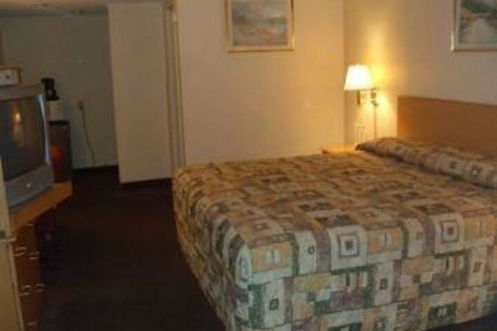 SUPER 8 BELLMAWR NJ PHILADELPH
