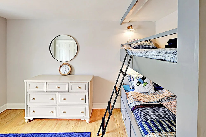 Remodeled Beach Haven W / New Chefs Kitchen 4 Bedroom Home