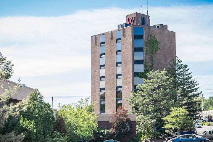 Hotel 6 of 101