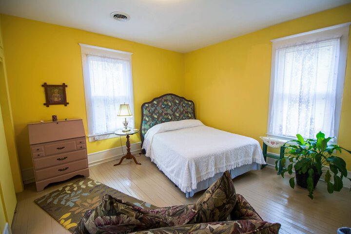 Room 27 of 35