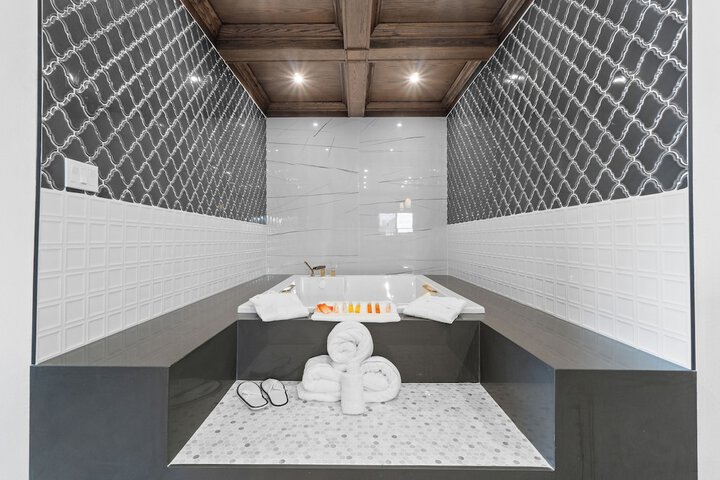 Aspire Inn Studios & Spas