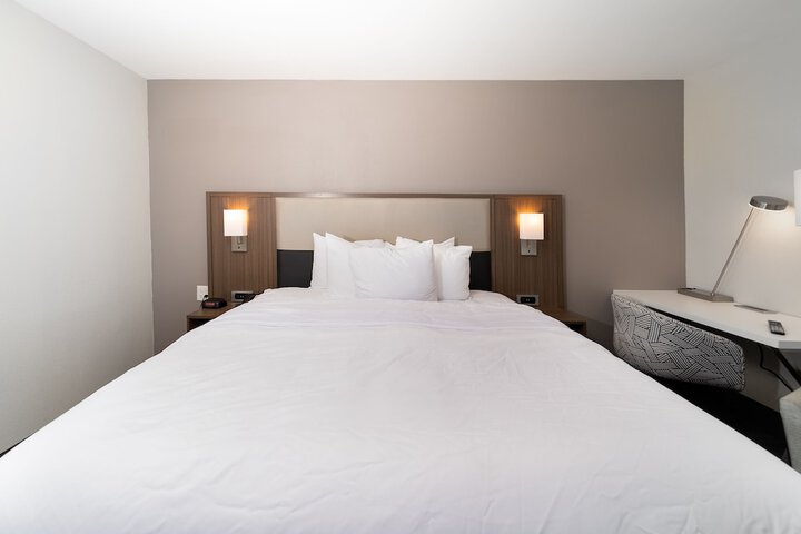 Room 35 of 108