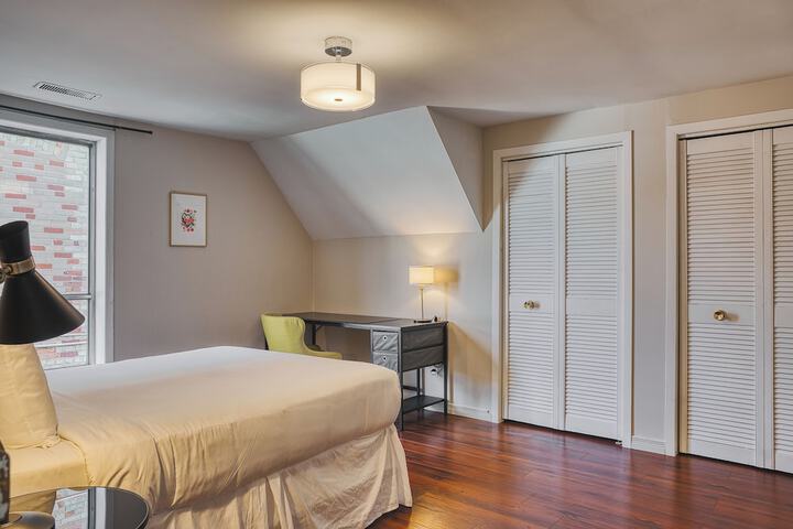 Room 43 of 70