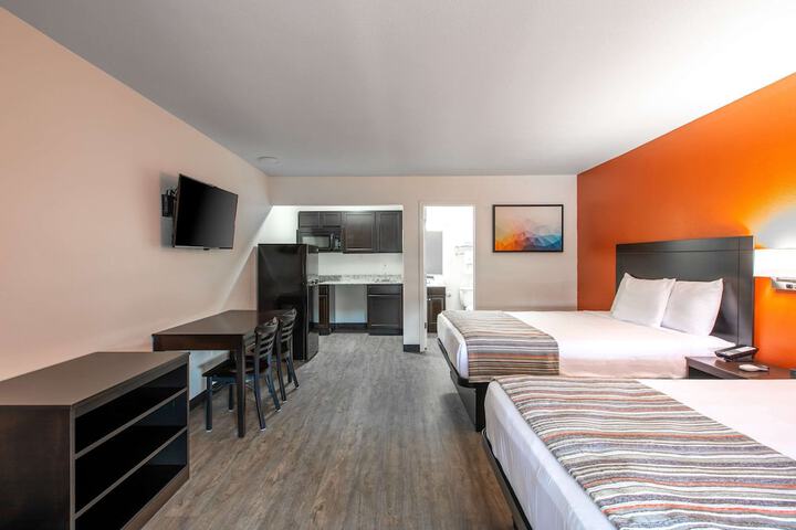 Room 18 of 38