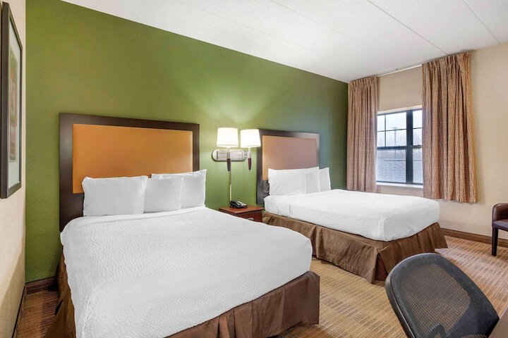 Room 15 of 32