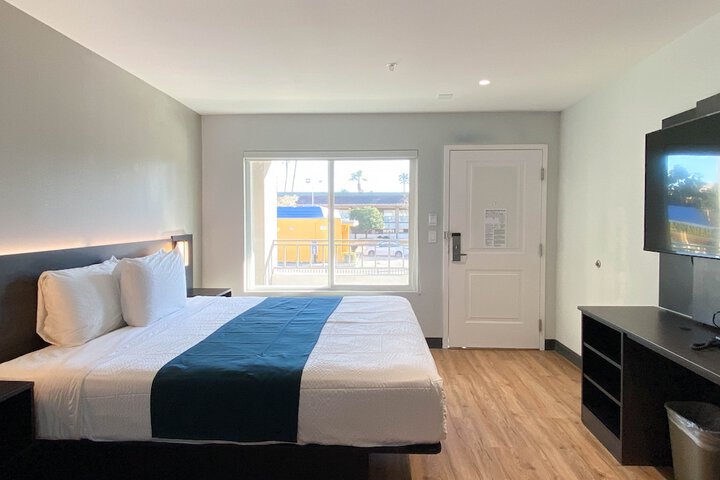 Studio 6 Suites – Stockton CA – Waterfront