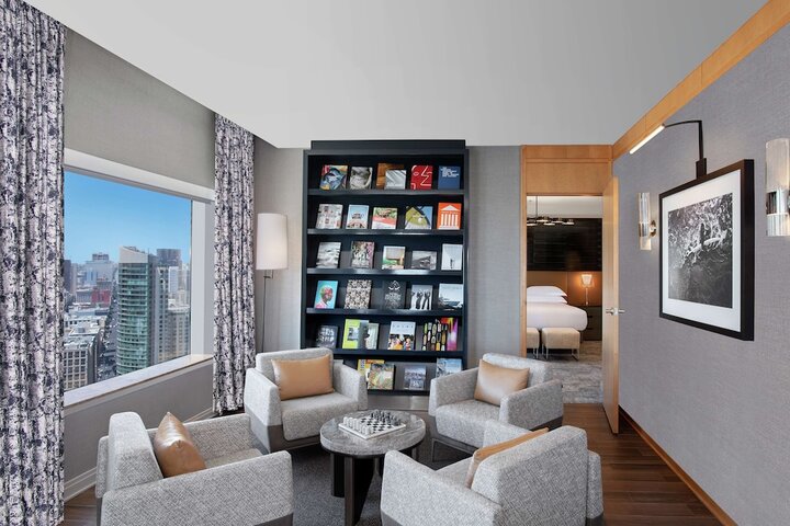 Room 33 of 175