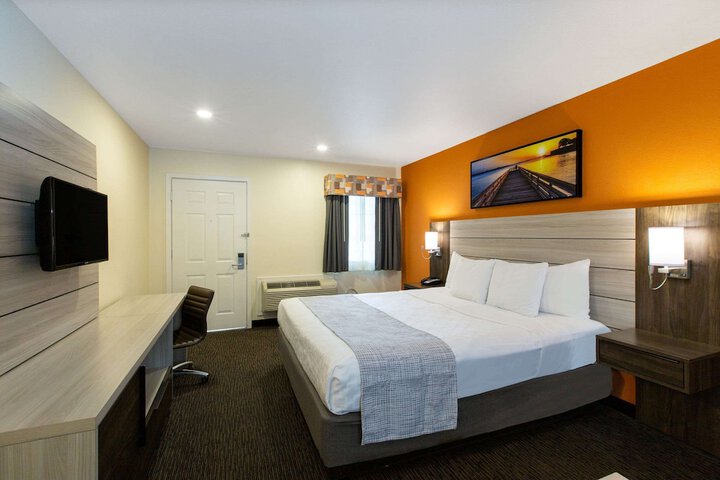 Room 14 of 22