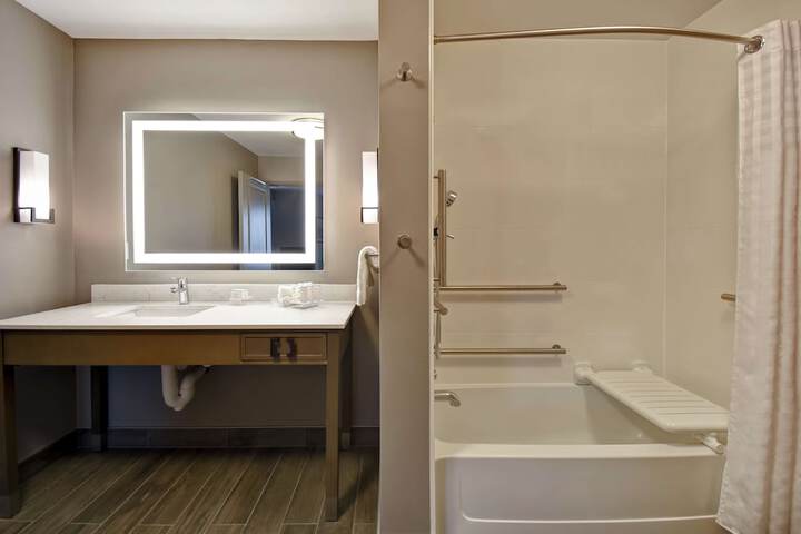 Room 26 of 45