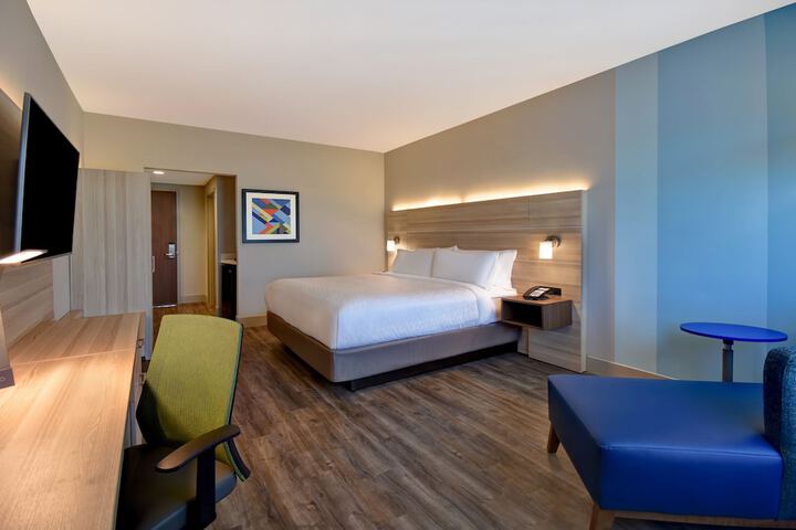 Room 27 of 45