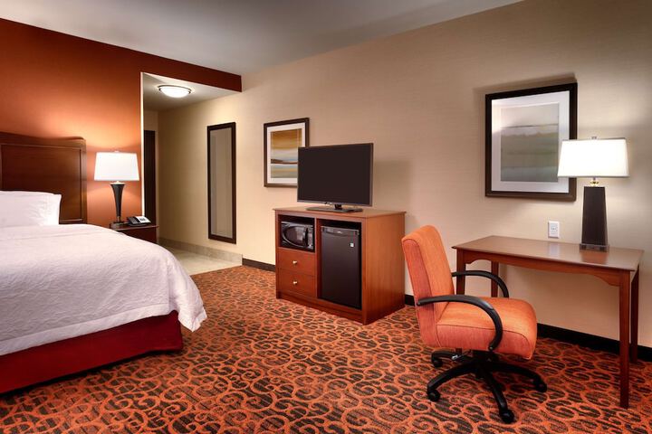 Room 25 of 37