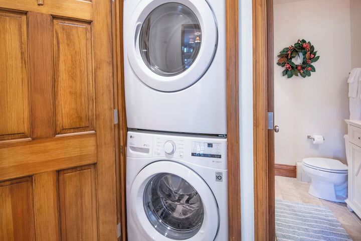 Laundry 35 of 43