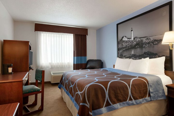 Room 15 of 27