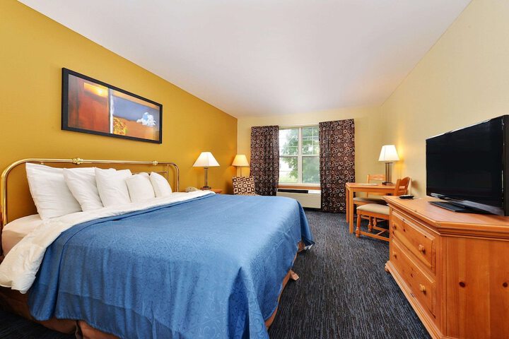 Room 8 of 23