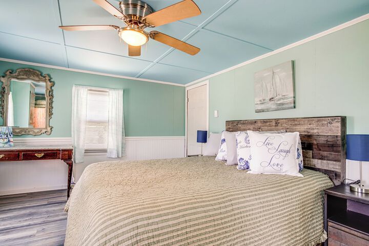 Maryland Retreat: Walk to Bay Beach & Boat Ramp!