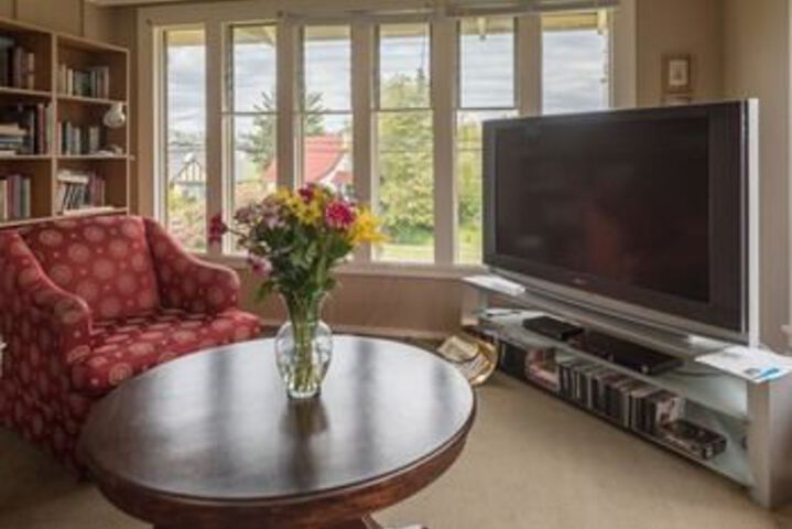 Oak Bay Guest House Bed & Breakfast