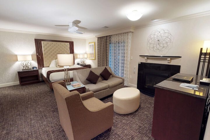 Room 12 of 80