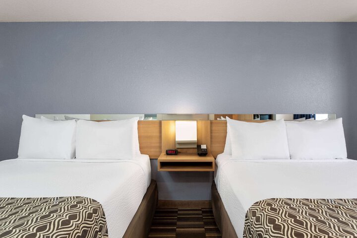 Microtel Inn & Suites by Wyndham Zephyrhills