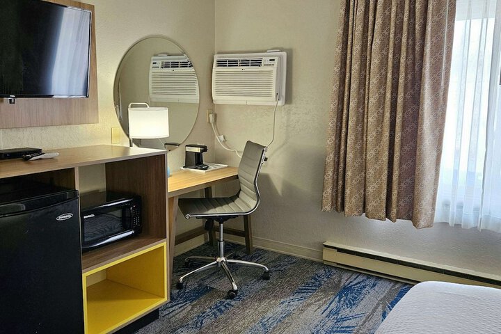Room 11 of 47