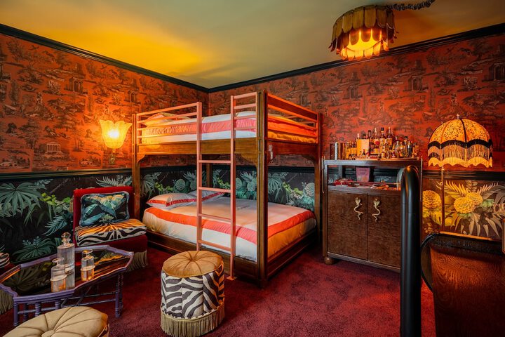Lafayette Hotel & Club