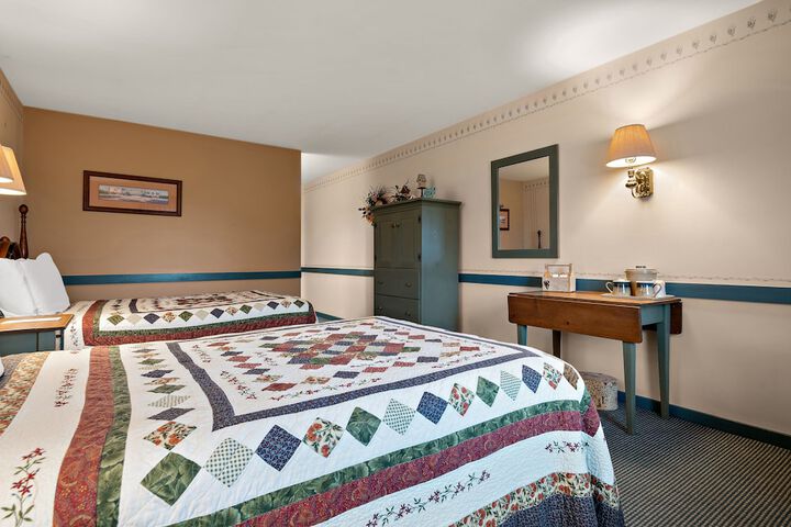 Room 8 of 18
