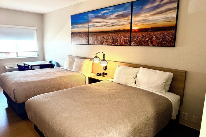 Quality Inn & Suites Victoria South