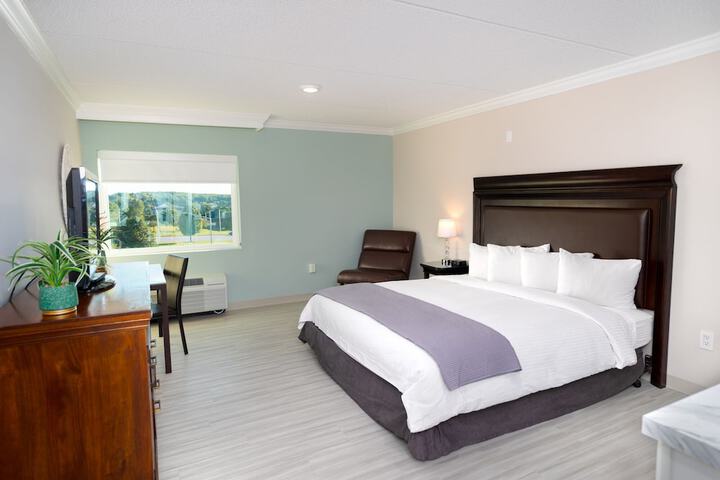 Room 28 of 47